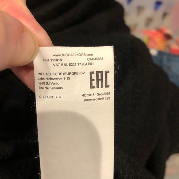 Michael Kors Black fleece pullover, with kangaroo pocket & gold hardware. Medium - Picture 9 of 11